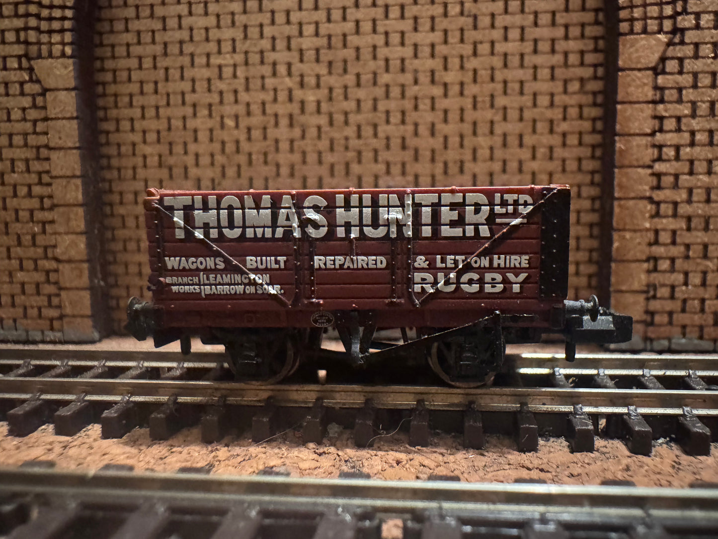 Graham Farish 377-2009K (N Gauge) Thomas Hunter Ltd Severn Plank Open Wagon. 