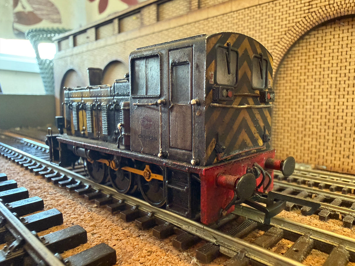 Bachmann 31-362B (OO) Ex British Railways 03 Diesel Mechanical Shunter No.75 in extremely heavily weathered Corus livery. DCC Ready 