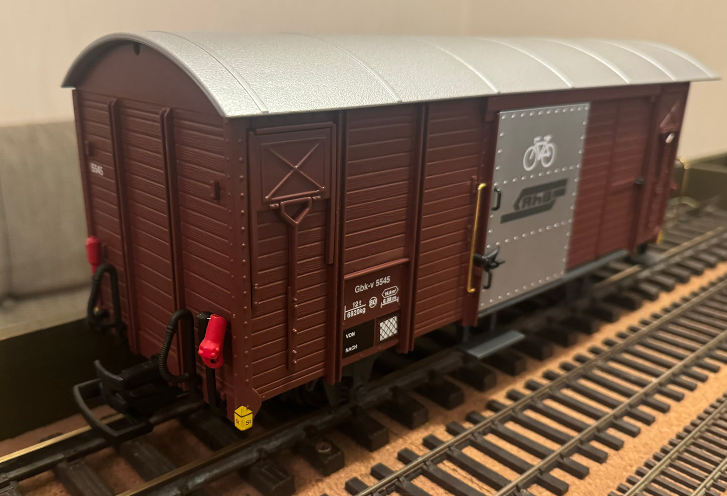 LGB (G Scale) Rhaetian Railway, Luggage and Bicycle Box Car No.5545 in RhB Bauxite.