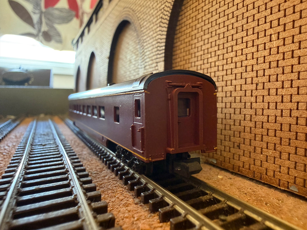 Con-Cor #000104002A (N Scale) Norfolk Southern Railroad 85ft Coach No.531 in NS Lined Maroon 