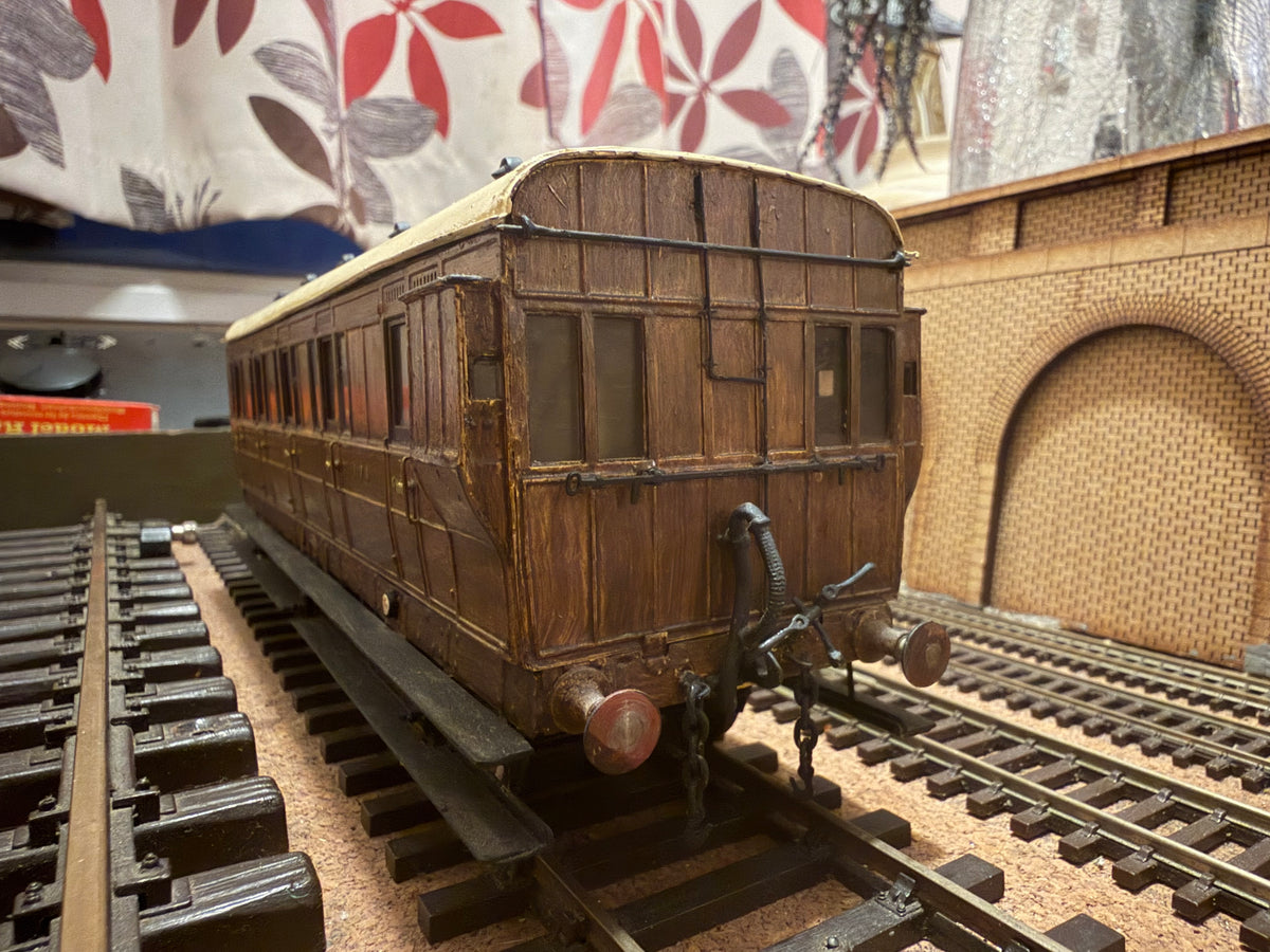 Manufacturer Unknown (O) Midland & Great Northern Joint Railway, Six Wheel Brake Third No.178 in Work Worn M&GN Teak