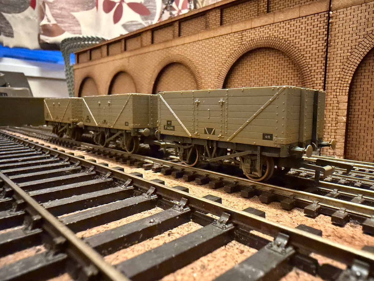 Oxford Rail OR76MW7016 (OO) British Railways Weathered Seven Plank Wagon Tipple Pack