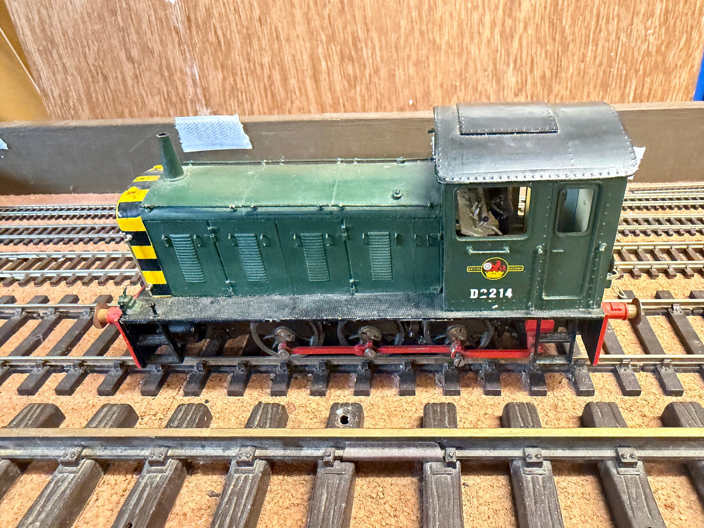 Vulcan Model Engineering VLK1 (O) British Railways, Drewry 204HP Diesel Mechanical [Class 04] D2214 in British Railways Green and Wasp Stripe. 