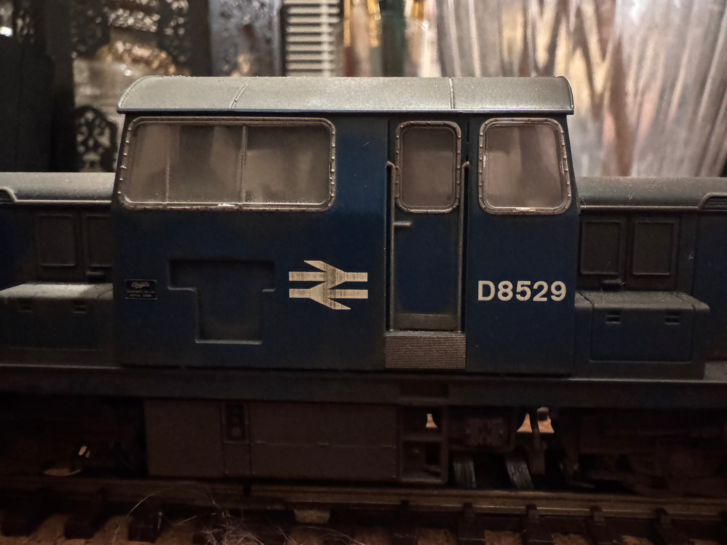 Heljan 17021 (OO) British Railways Class 17, No.D8529 in Pre TOPS Heavily Weathered BR Blue and Full Yellow ends. DCC Ready. 