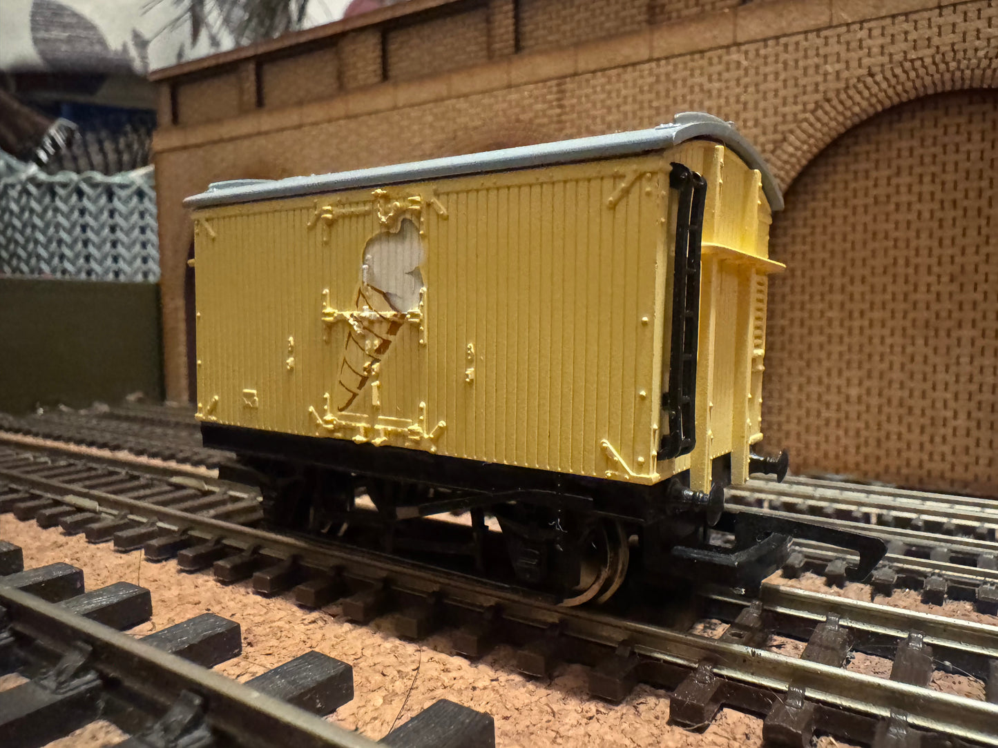 Hornby Thomas The Tank Engine R9205 (OO) Refrigerated Ice Cream Van