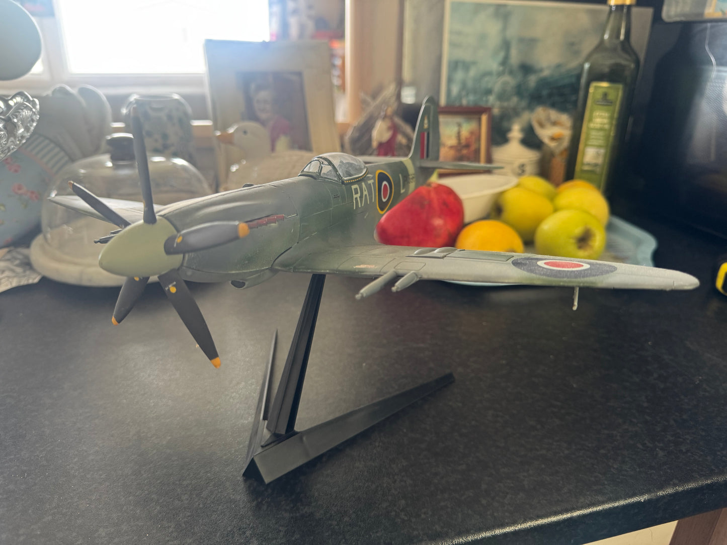 Revell 07404 (1:32 scale) Supermarine Spitfire MK22 PK596 RAT-L of 613 Squadron RAF ‘City of Manchester Squadron’ 