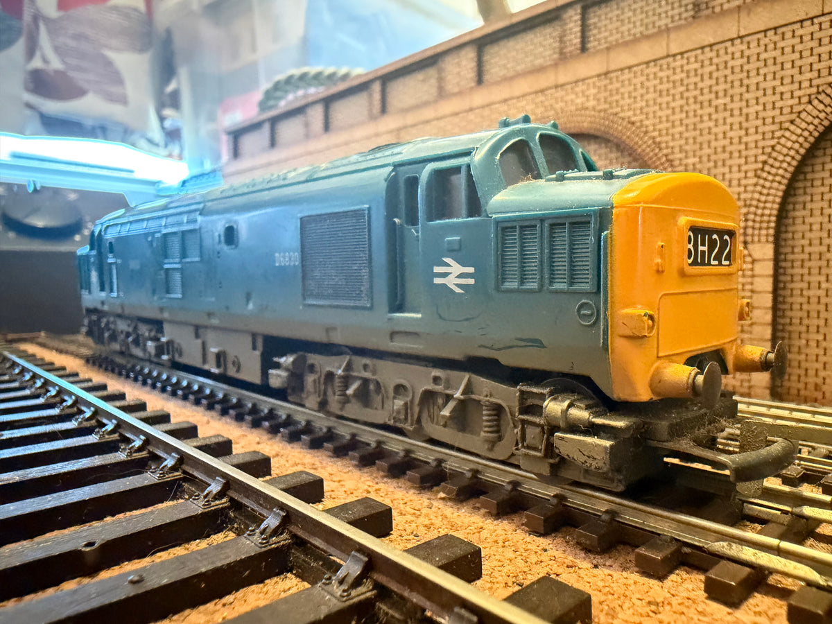 Tri-ang R751 (OO) British Railway, English Electric Type 3 [Class 37] No.D6830 in Weathered Pre-TOPS British Rail Blue. 