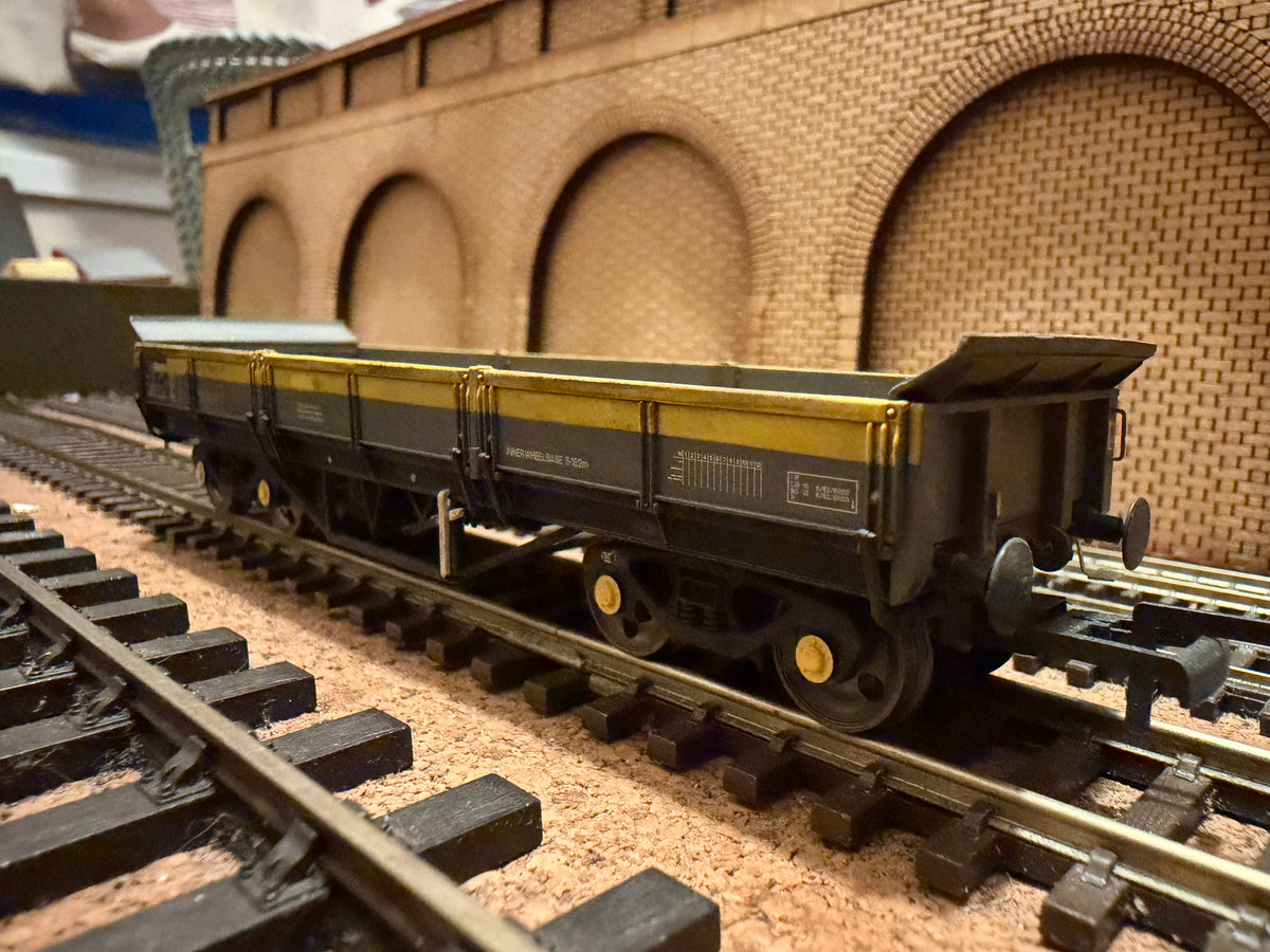 Dapol 4F-043-013 (OO) British Rail, YCV ‘Terbot’ Wagon No.DB978281 in weathered BR Civil Engineer ‘Dutch’ Livery 