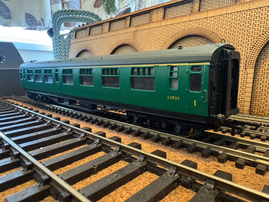 Bachmann 34-558B (OO) Ex SR, ‘Bulleid’ 63ft Corridor Composite No.S5810S in British Railways Southern Region Green 