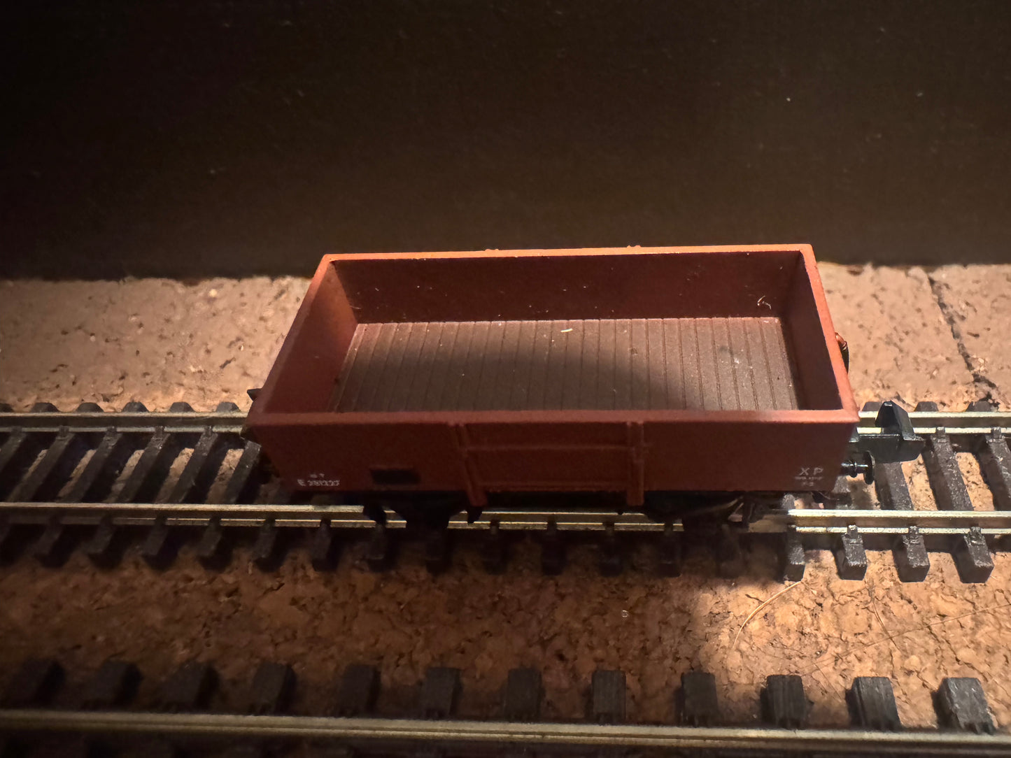 Graham Farish 377-952 (N Gauge) British Railways 13T High Sided Steel Open Wagon No.E281227 in BR Bauxite 