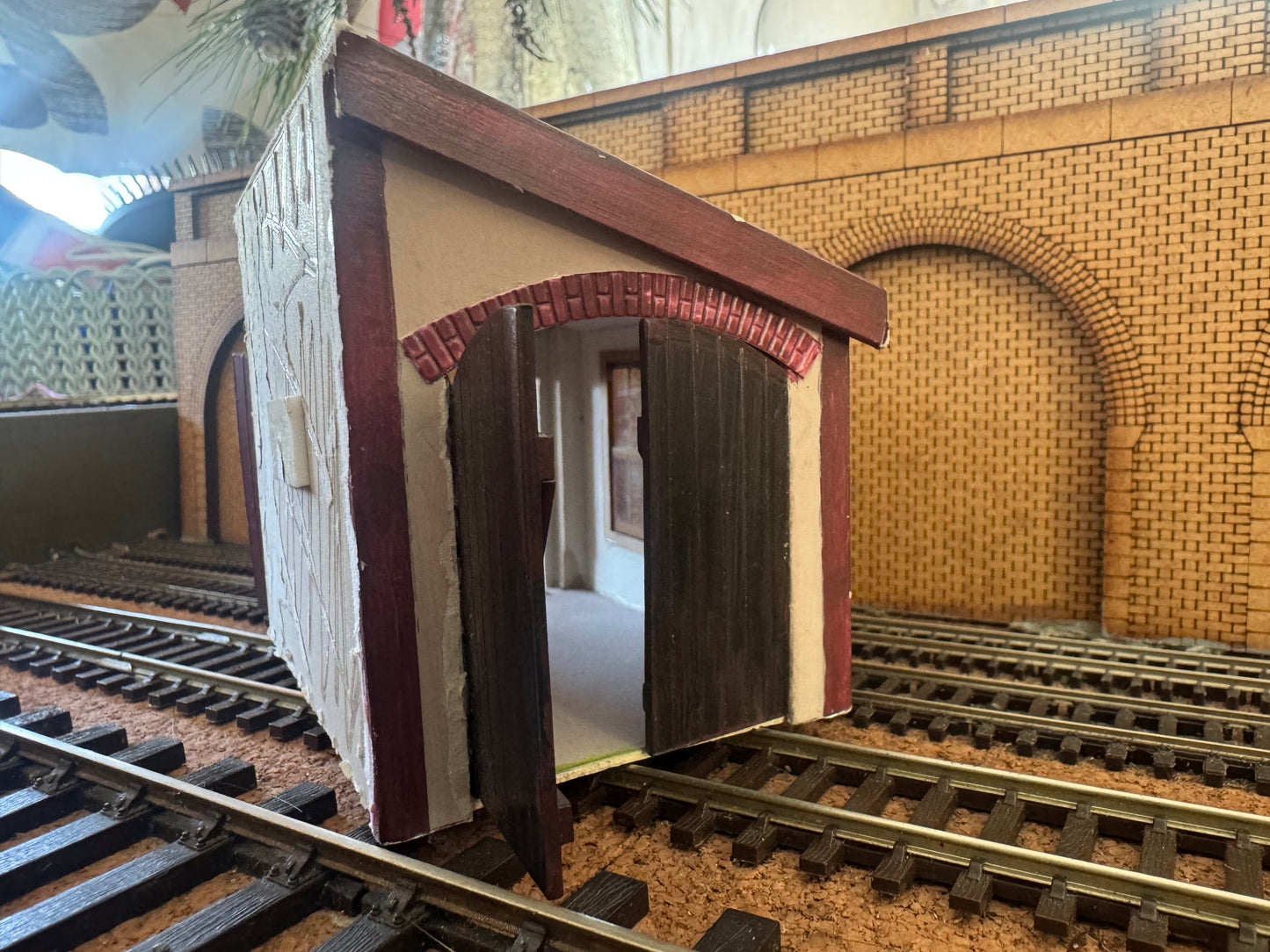 Manufacturer Unknown (OO9) Narrow gauge Lean-to loco shed