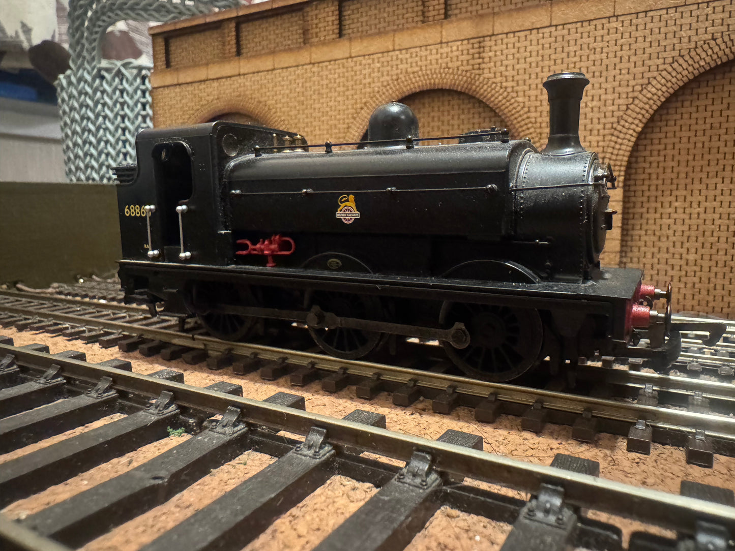 Hornby R3121X (OO) Ex GNR / LNER J52 in Half Weathered British Railways Black. DCC Fitted 