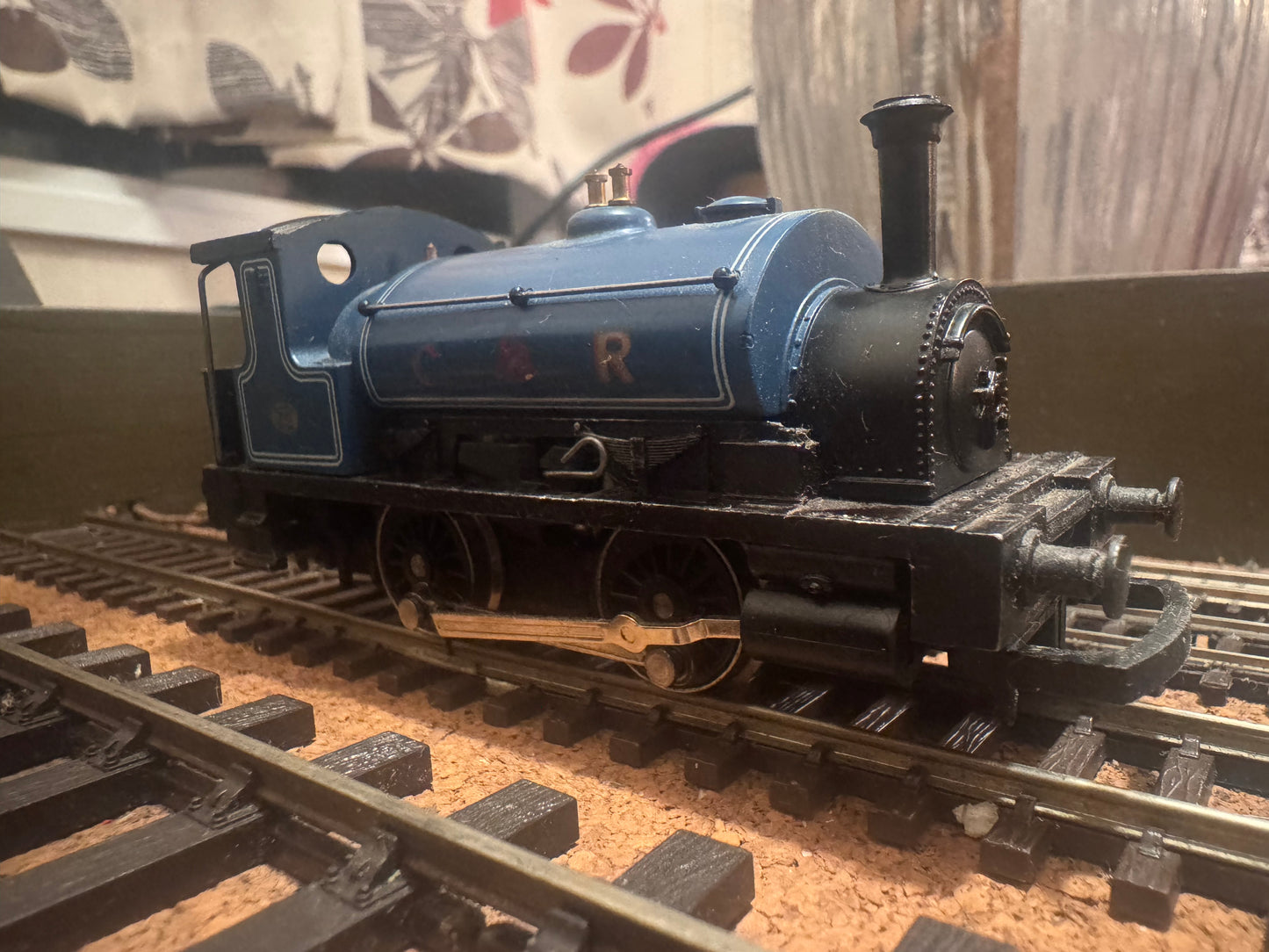 Hornby R.057 (OO) Caledonian Railway 264 Class ‘Pug’ No.270 in CR Lined Blue.