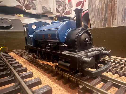 Hornby R.057 (OO) Caledonian Railway 264 Class ‘Pug’ No.270 in CR Lined Blue.