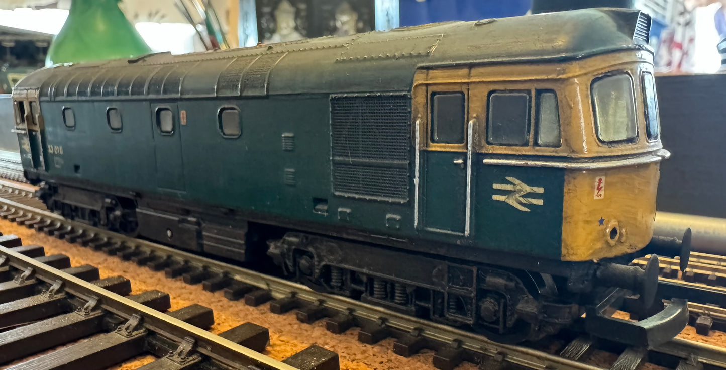 Lima (OO) British Railways, Class 33, No.33010 in Weathered BR Blue.