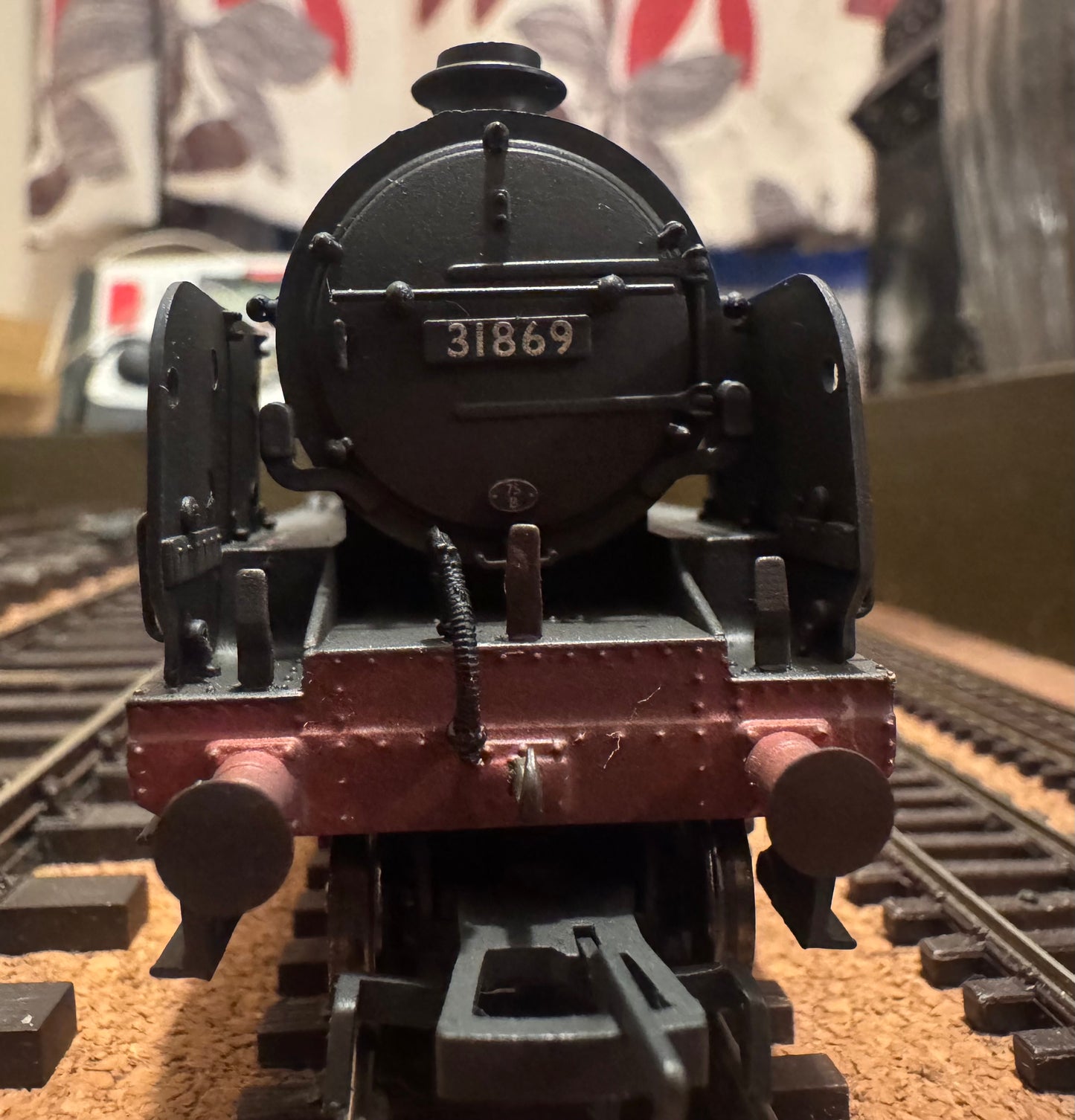 Bachmann 32-165DC (OO) Ex SR, Maunsell N Class ‘Mongolipers’ No.31869 in Weathered British Railways Lined Black, (Shed Code 75B, Redhill Depot). DCC Fitted 