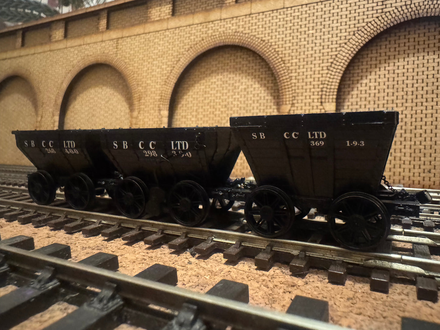 Accurascale ACC2802C (OO) Ex NER ‘Chaldron’ Wagons in Seaton Burn Coal Company Livery. Triple Pack 