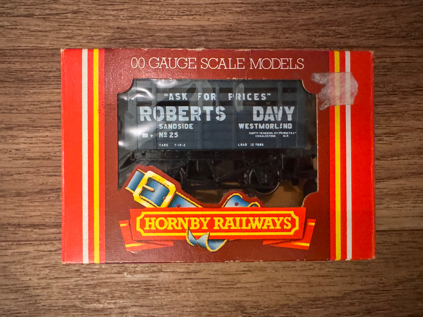 Hornby R.719 (OO) Robert Davy Five Plank Coke Wagon with ‘Greedy Bars’ No.25.