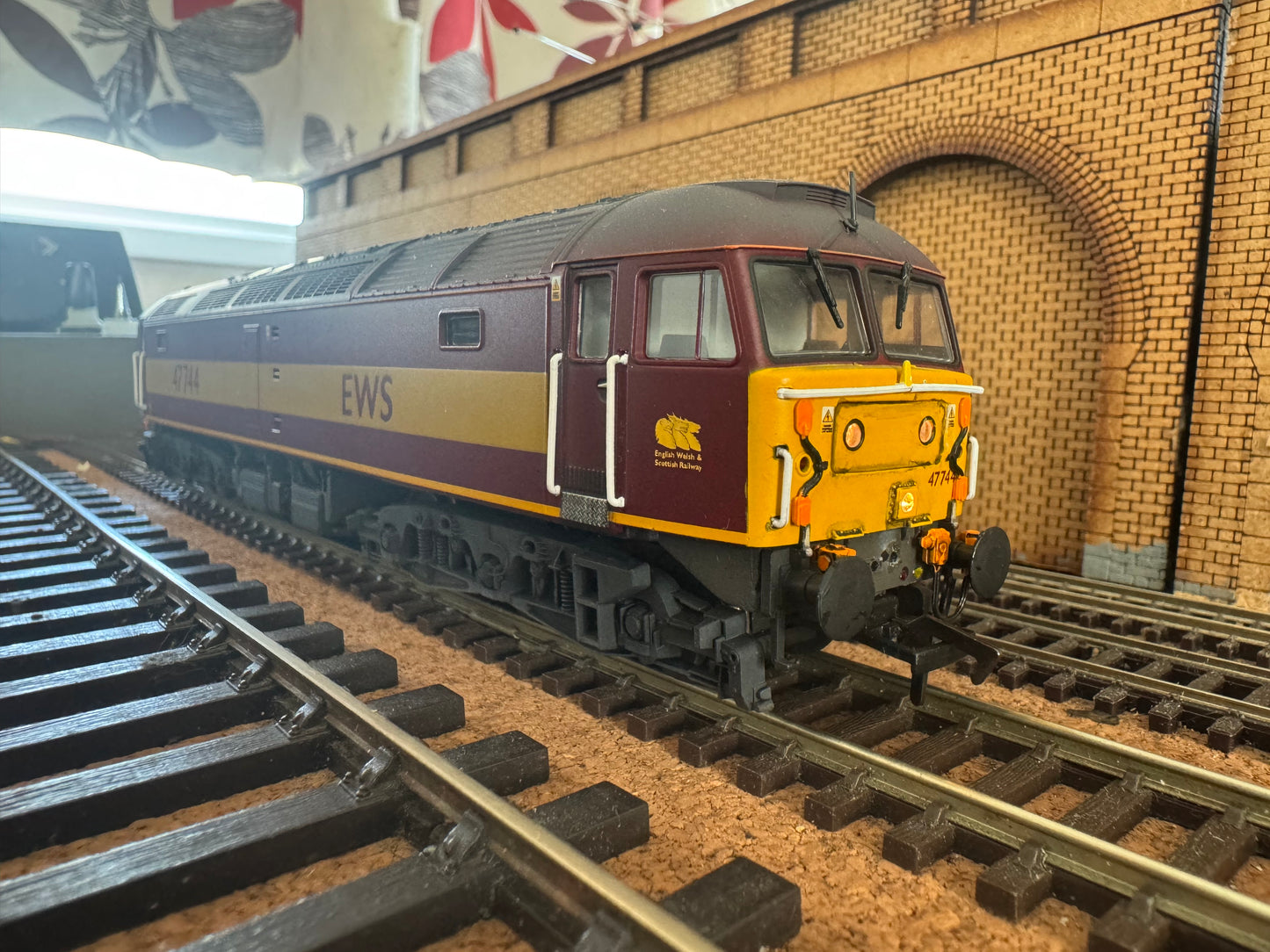 Heljan 4650 (OO) Ex British Railways Class 47/7b No.47744 in lightly weathered English Welsh and Scottish Livery. DCC Fitted 