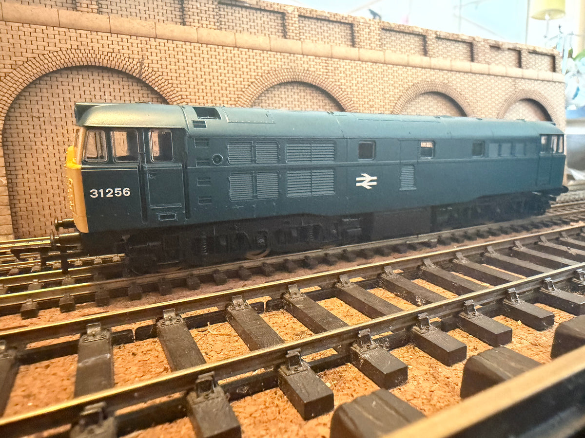 Hornby Railroad R3067 (OO) British Railways Class 31, No.31256 in British Rail Blue. DCC Ready 