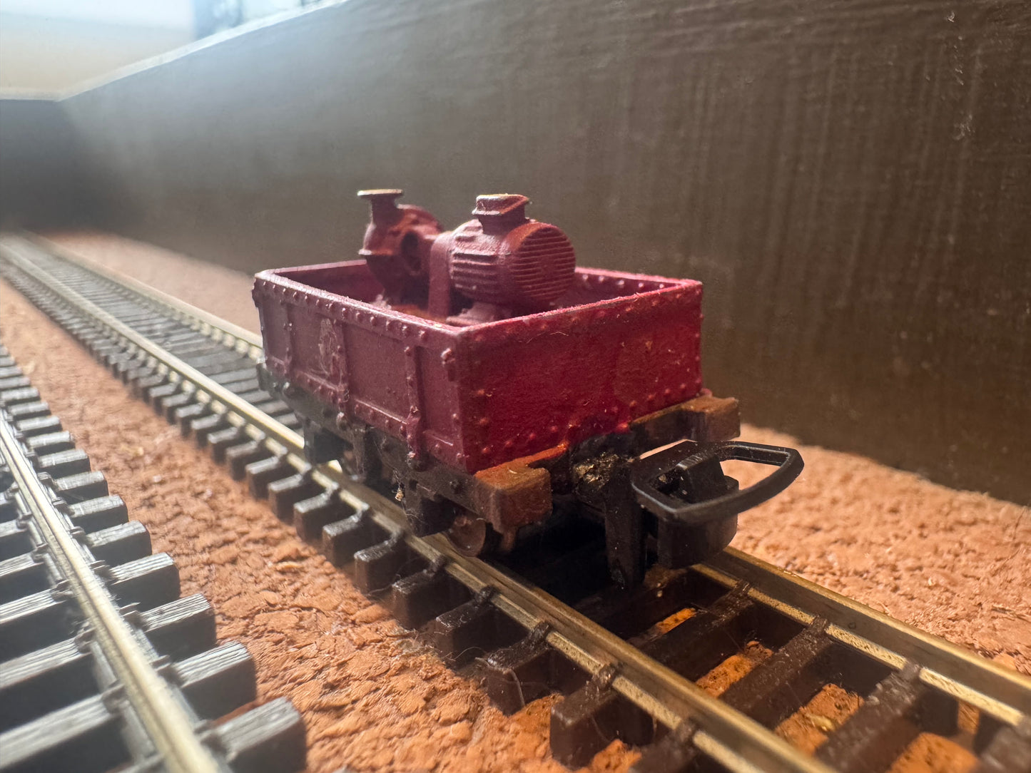 Manufacturer Unknown (OO9) Small Steel body wagon, with pump.