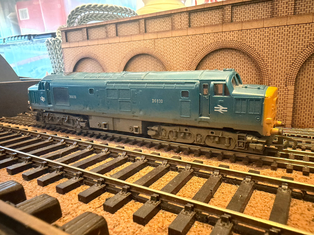 Tri-ang R751 (OO) British Railway, English Electric Type 3 [Class 37] No.D6830 in Weathered Pre-TOPS British Rail Blue. 