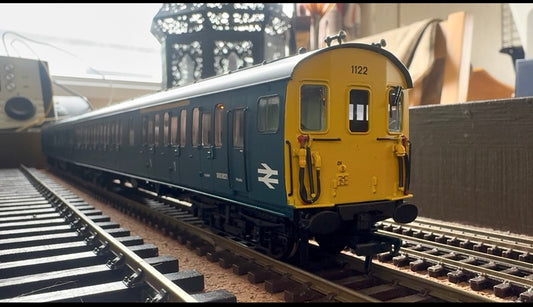 Bachmann 31-238ZDS (OO) British Railways, Class 205 2-H ‘Thumper’ DEMU No.1122 in Pre TOPS British Rail Blue. DCC Sound Fitted 