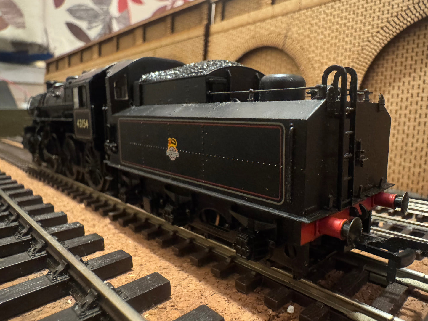 Bachmann 32-586DC (OO) British Railways [LMS] Ivatt 4MT ‘Fargo’ No.43154 with Whittaker Tablet Catcher in BR Lined Black. DCC Fitted. (Shed Code 32G, Melton Constable Depot) 