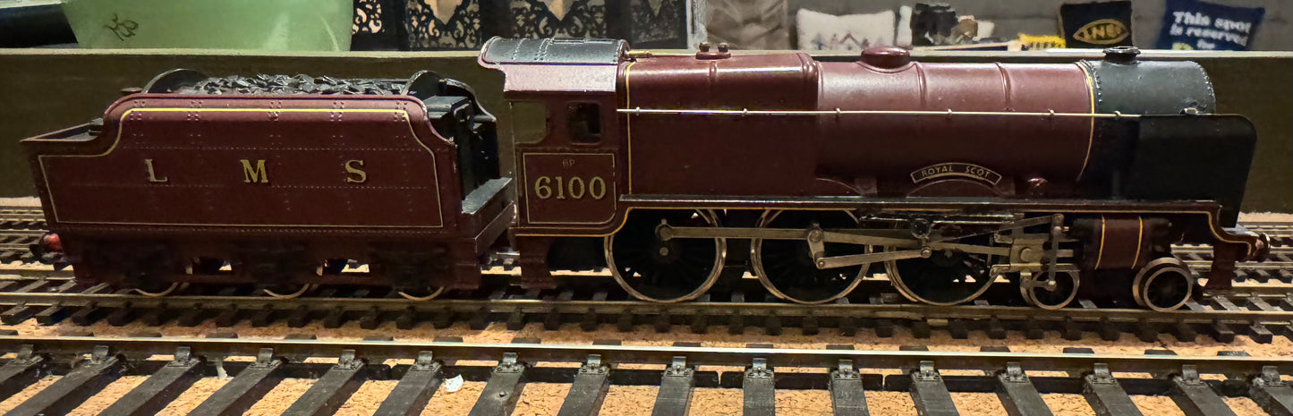 Wrenn (OO) London Midland & Scottish Railway, 6P No.6100 “Royal Scot” in LMS Crimson Lake.