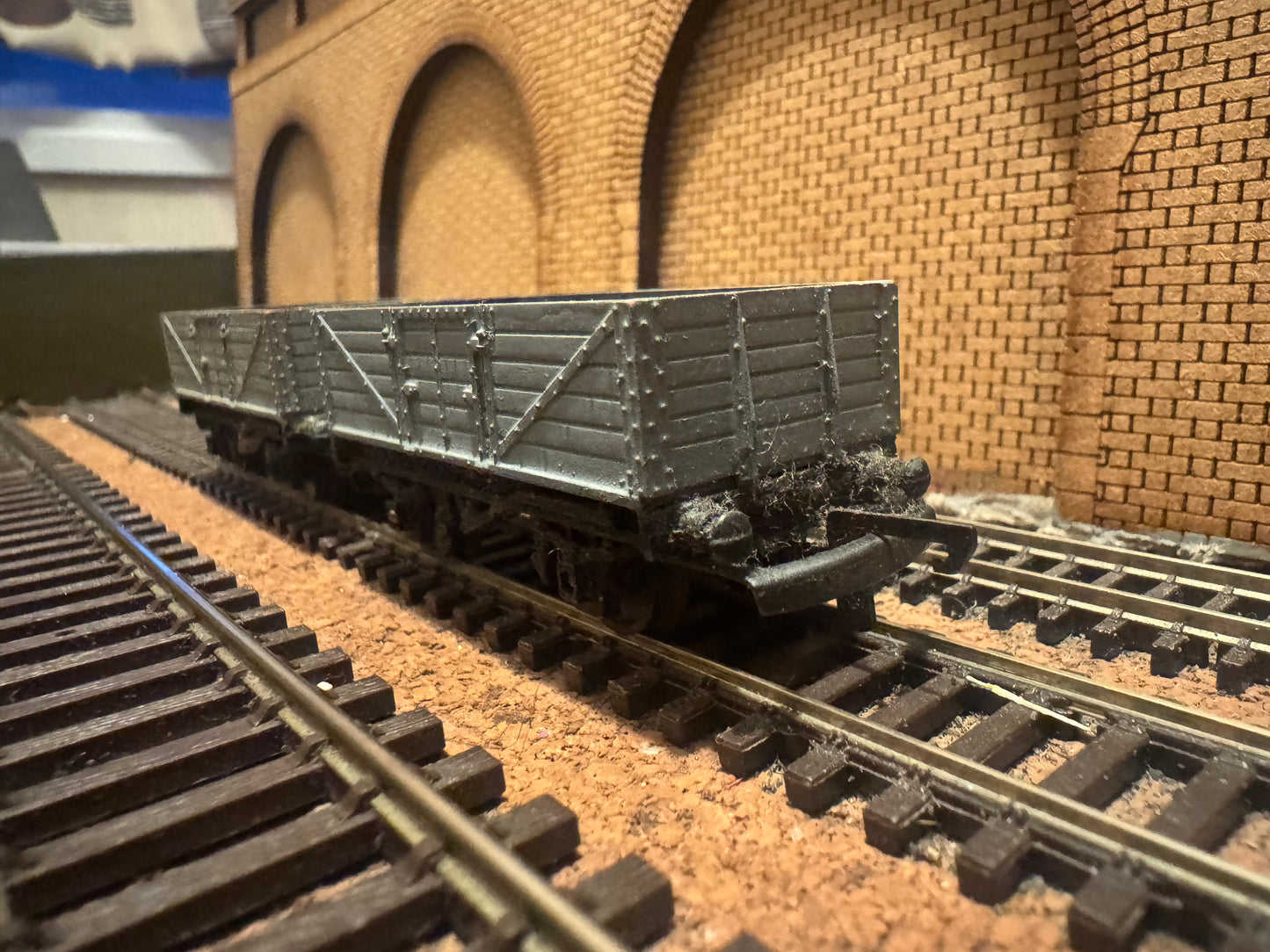 Tri-ang T176 (TT) X2 British Railways 12T Six plank wagons