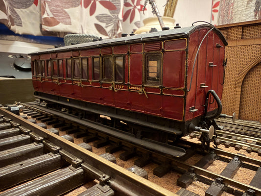 Manufacturer Unknown (O Gauge) Midland Railway, Six Wheel Brake Third No.1162 in MR Crimson 