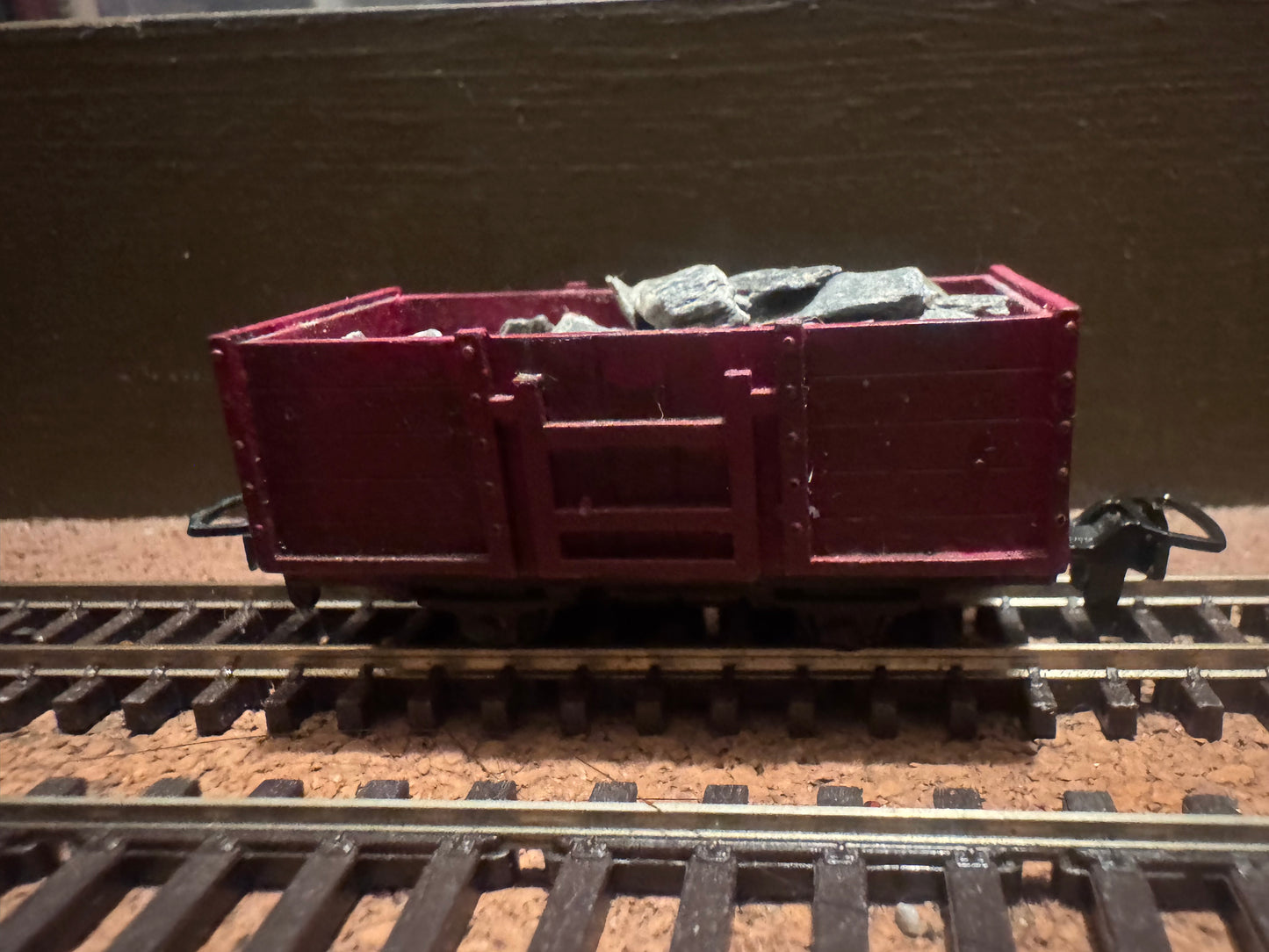 KD Railway (OO9) Five Plank Open Wagon with load of unprocessed slate. 