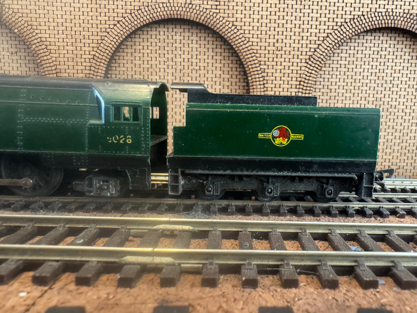 Tri-ang T.93 / T.94 (TT) Ex SR, Un-rebuilt Merchant Navy No.35028 “Clan Line” in British Railways Lined Passenger Green 