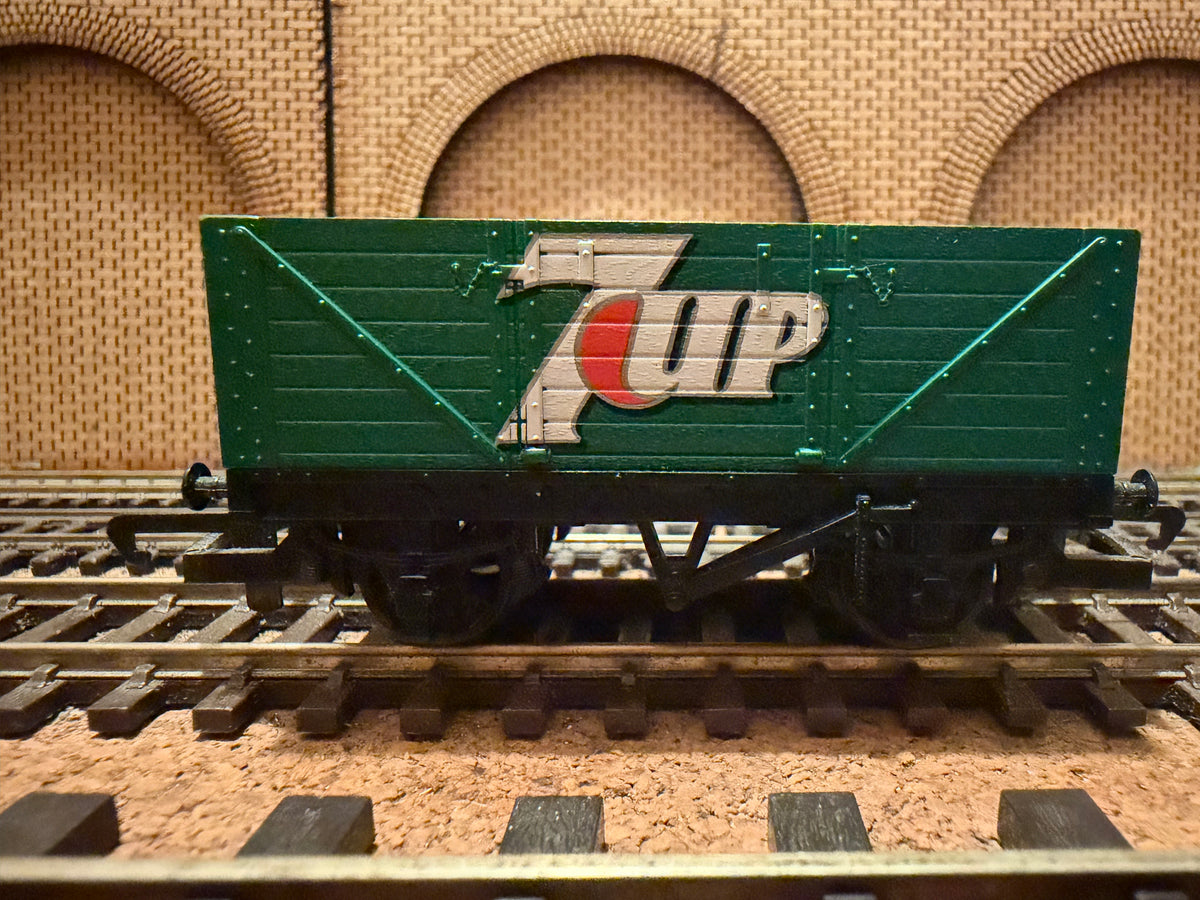 Hornby R1015 (OO) Industrial Freight Starter Set 