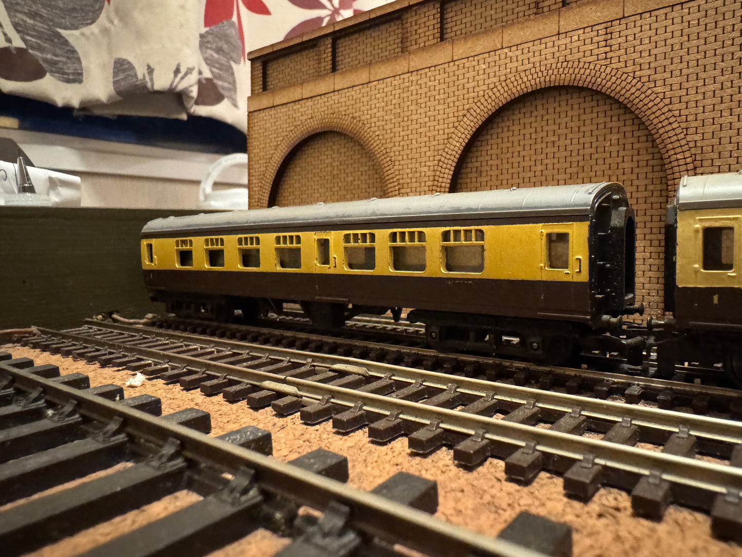 Tri-ang (TT) British Railways, Western Region MK1 Bundle in BR WR Chocolate and Cream.