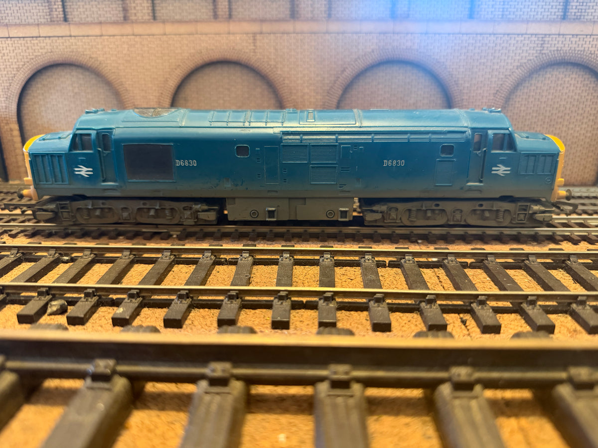Tri-ang R751 (OO) British Railway, English Electric Type 3 [Class 37] No.D6830 in Weathered Pre-TOPS British Rail Blue. 