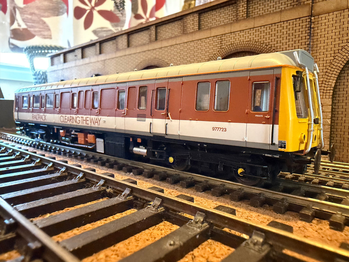 Dapol 4D-009-009D (OO) Ex British Railways Class 121. Departmental Sandite & Route Learning Unit 960021 in Railtrack Livery. DCC Ready. (Working Project Model) 