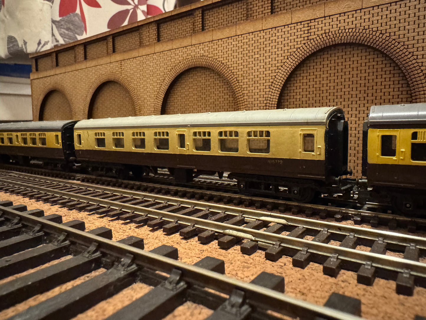 Tri-ang (TT) British Railways, Western Region MK1 Bundle in BR WR Chocolate and Cream.