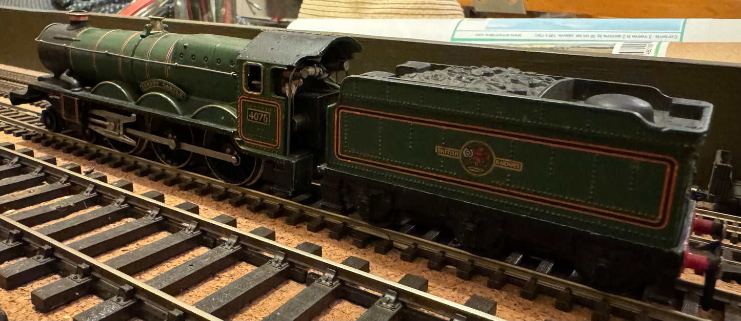 Hornby Dublo [2 Rail] (OO) Ex GWR, 4073 ‘Castle Class’ No.4075 “Cardiff Castle” in Lined British Railways Green.