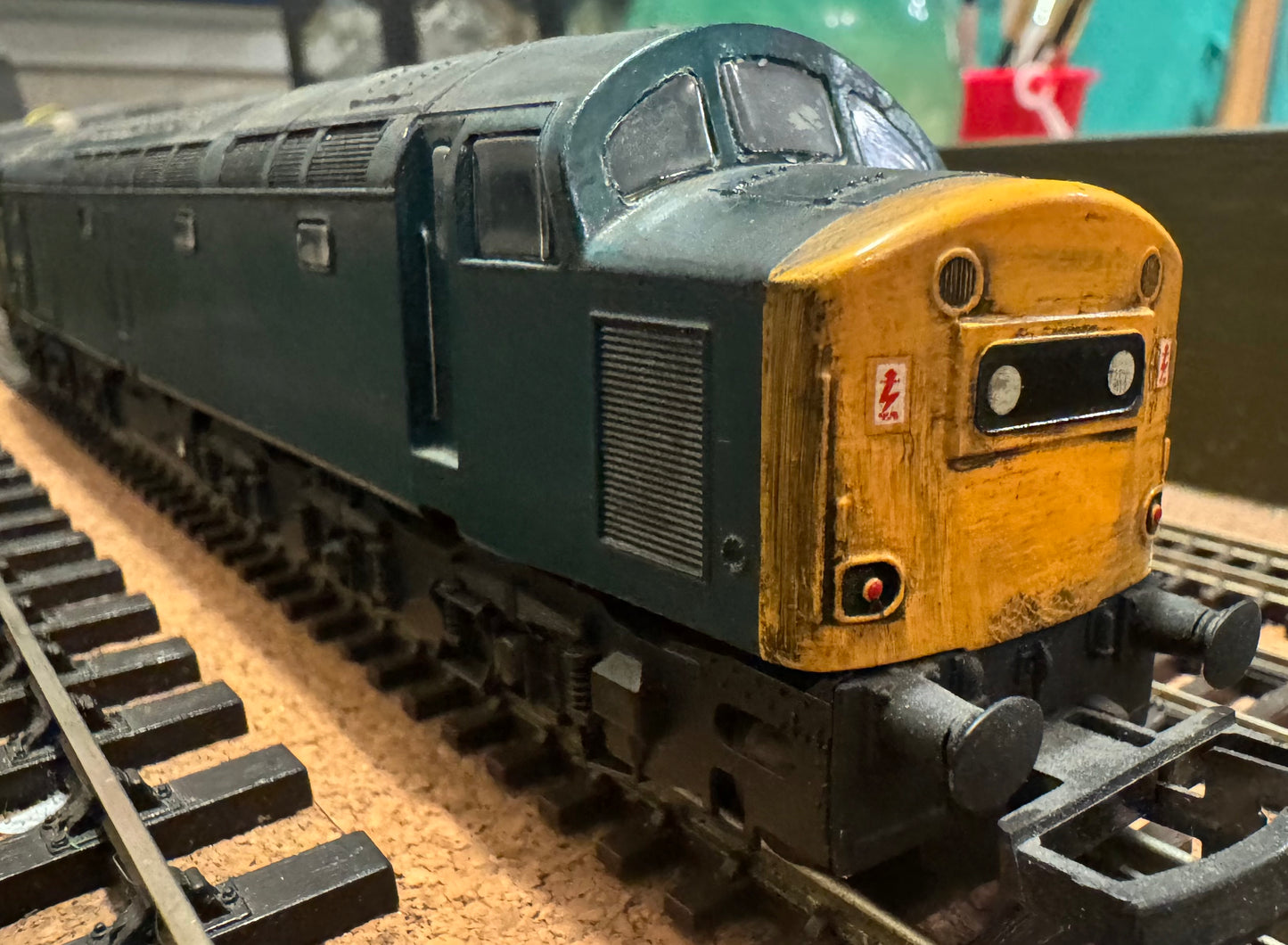 Lima (OO) British Railways Class 40, No.40066 in weathered lightly British Rail Blue