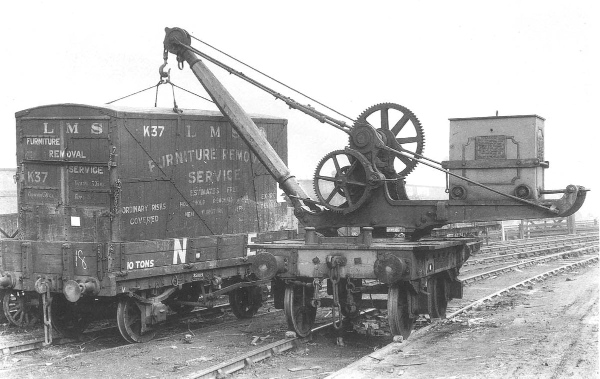Manufacturer Unknown (O Gauge) Midland Railway, 5 Ton Travelling Mechanical Crane and Jib Wagon. 