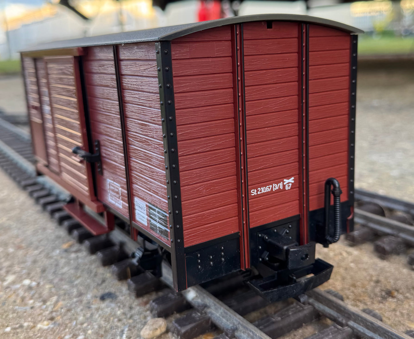 LGB 46350 (G Scale) Deutsche Reichsbahn 6T Box Van No.99-52-03 in DR Bauxite. 
