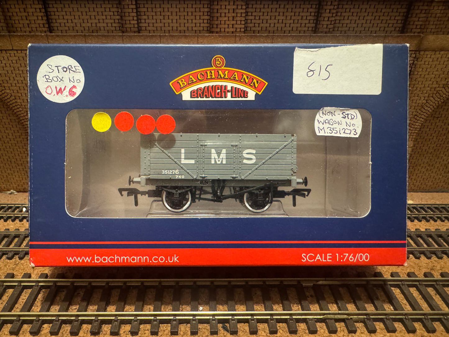 Bachmann 37-088 (OO) London Midland & Scottish Railway, Severn Plank Open Wagon No.351276 in LMS Grey. 