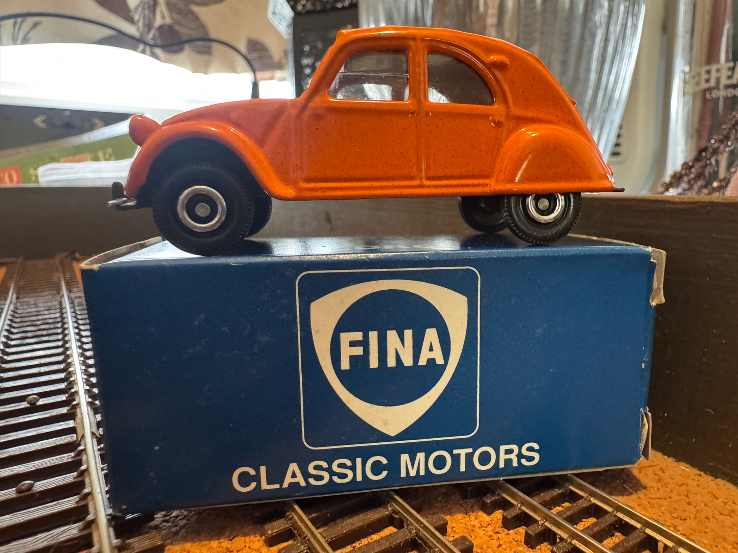 Corgi / FINA (O / 1:43) Citroen 2CV 