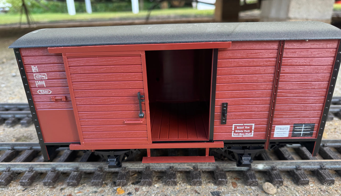 LGB 46350 (G Scale) Deutsche Reichsbahn 6T Box Van No.99-52-03 in DR Bauxite. 