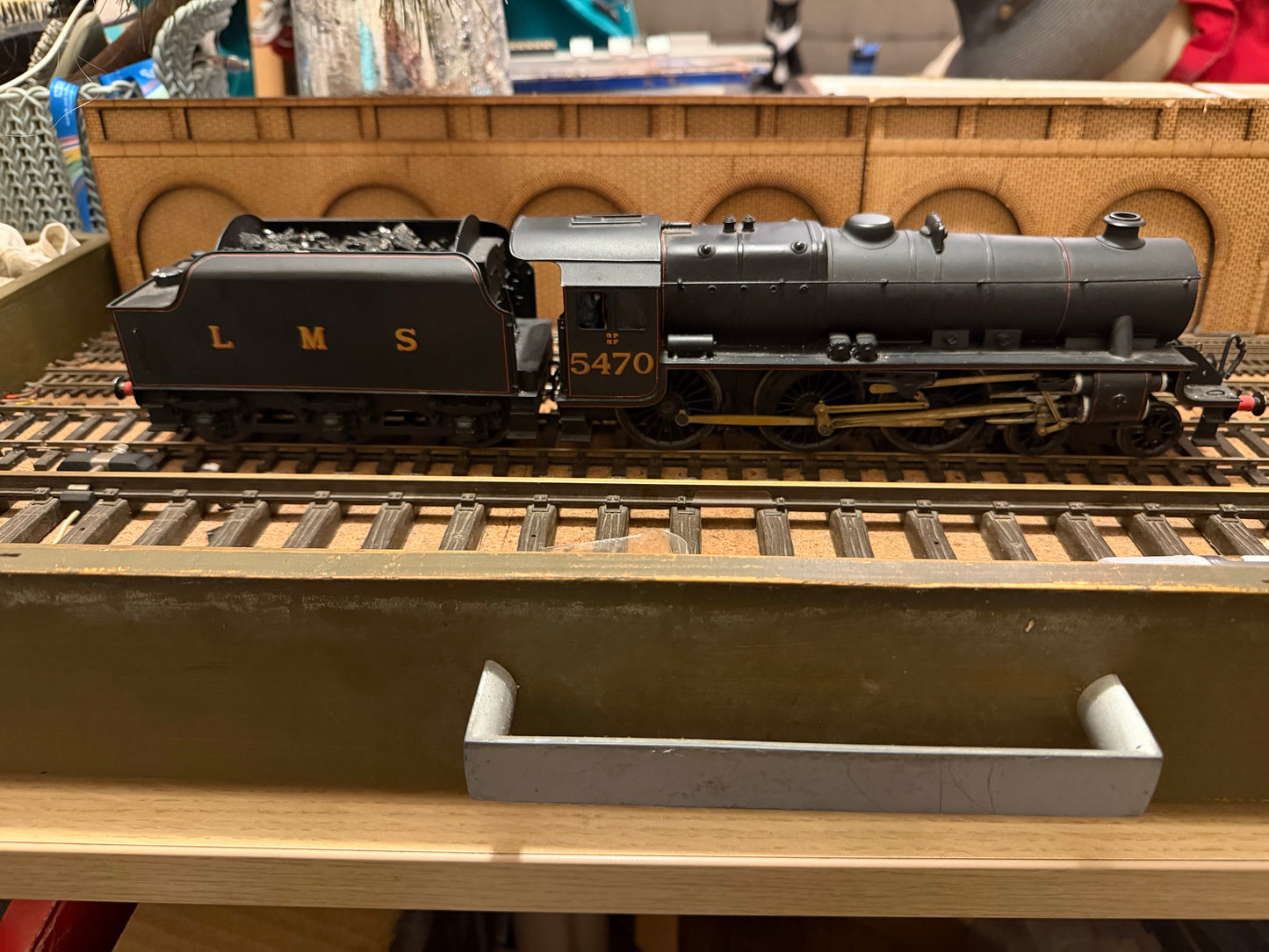 Manufacturer Unknown (O Gauge) London Midland & Scottish Railway ‘Stanier’ 5P 5F ‘Black Five’ No.5470 in Lined LMS Black (Shed code 2A, Rugby Depot). 