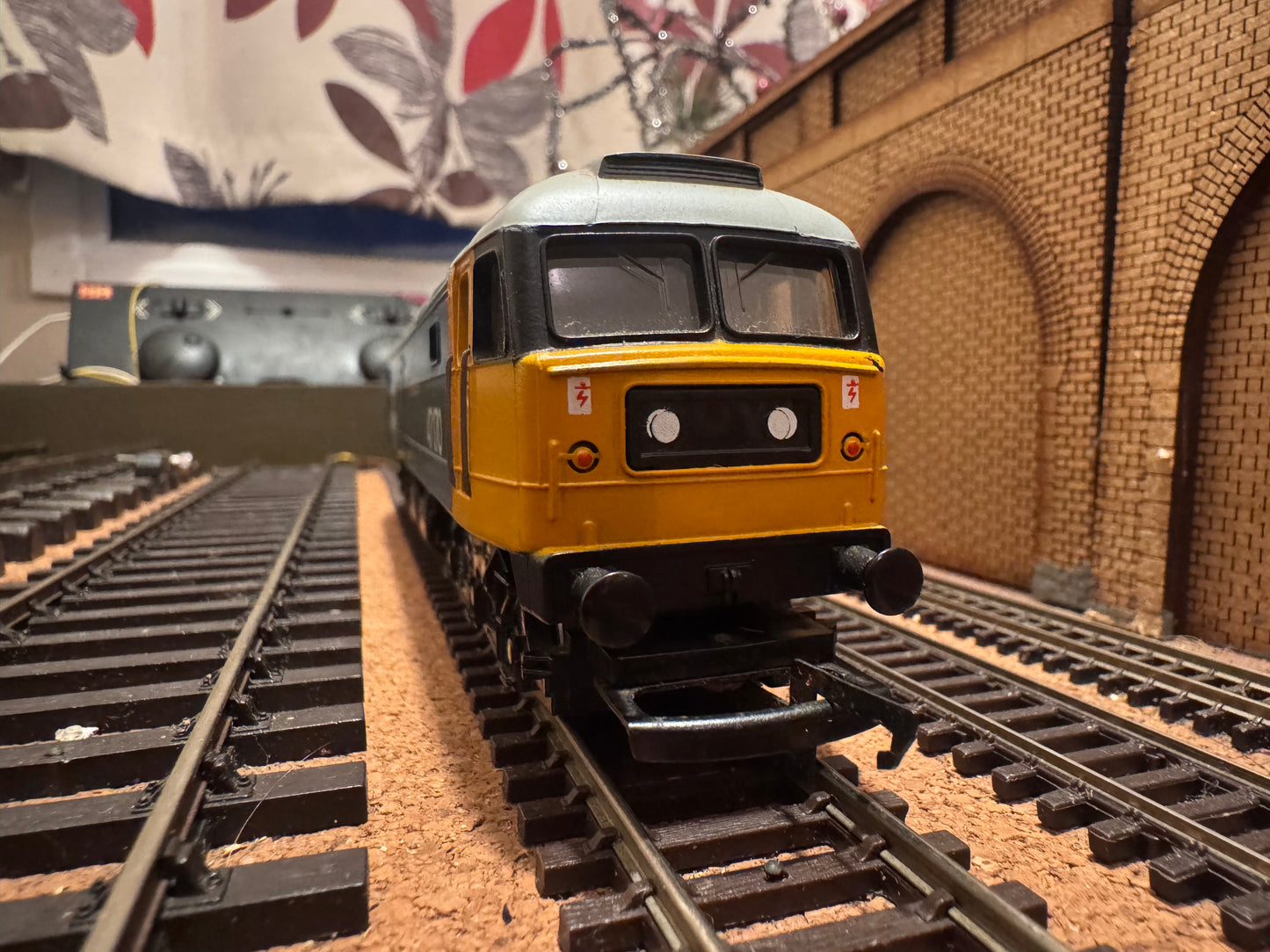 Hornby R307A (OO) British Railways Class 47 No.47170 “County of Norfolk” in BR Large Logo Blue 
