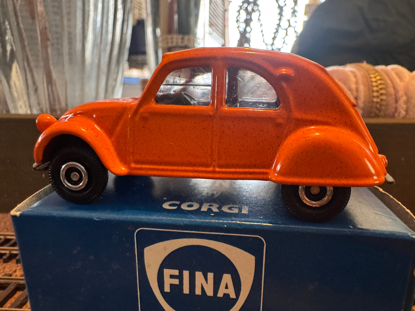 Corgi / FINA (O / 1:43) Citroen 2CV 