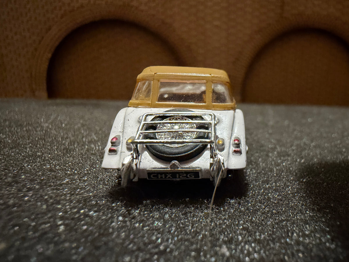 Cararama (1:76 / OO) Morgan + 8 Roadster in White. Registration CHX 12G 