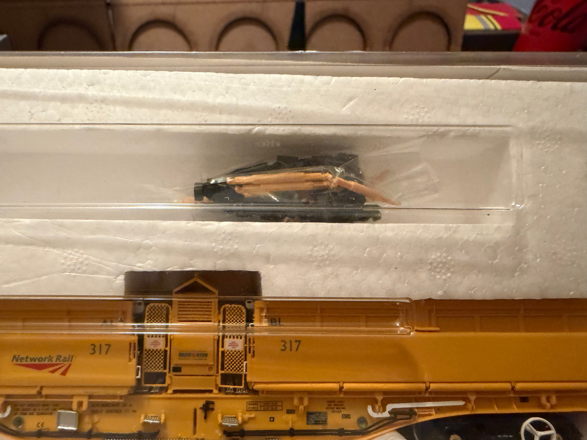 Dapol B859A MRA Side Tippers 5 car set in Network Rail Yellow